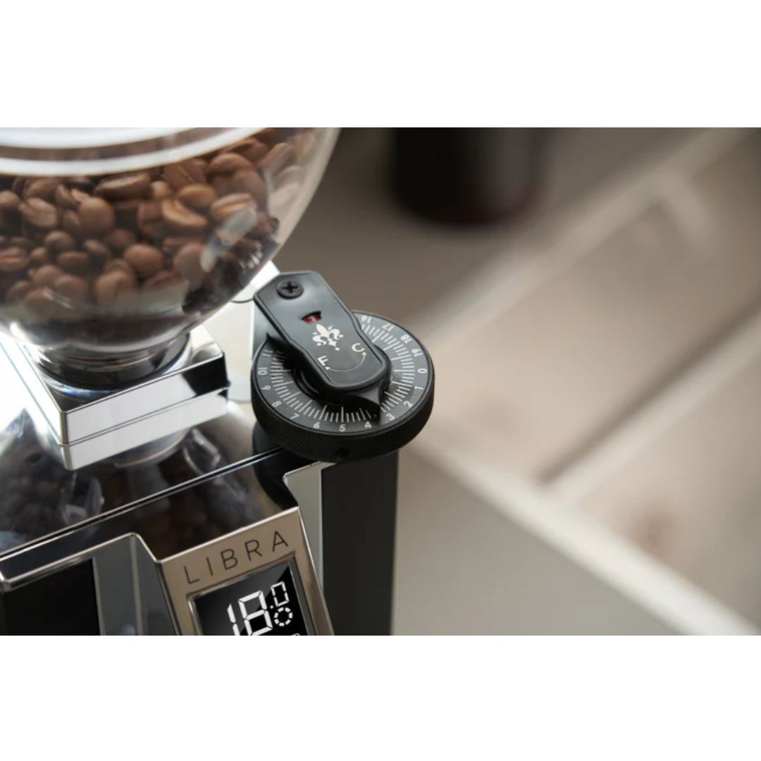 مطحنة قهوة متعددة الأغراض من يوريكا ميجنون ليبرا 65، لون أسود