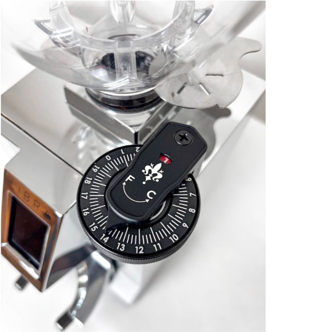 مطحنة قهوة متعددة الأغراض من يوريكا ميجنون ليبرا 65 باللون الأبيض