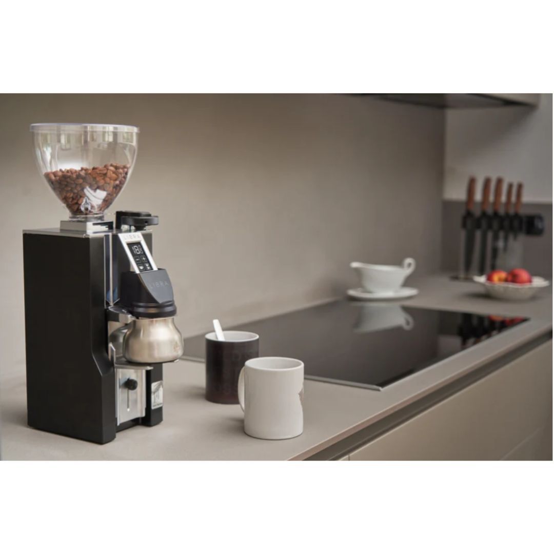 مطحنة قهوة متعددة الأغراض من يوريكا ميجنون ليبرا 65 باللون الأبيض