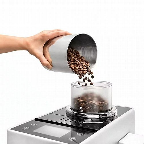 ماكينة صنع الإسبريسو ديلونجي ريفيليا EXAM440.35.B باللون الأبيض