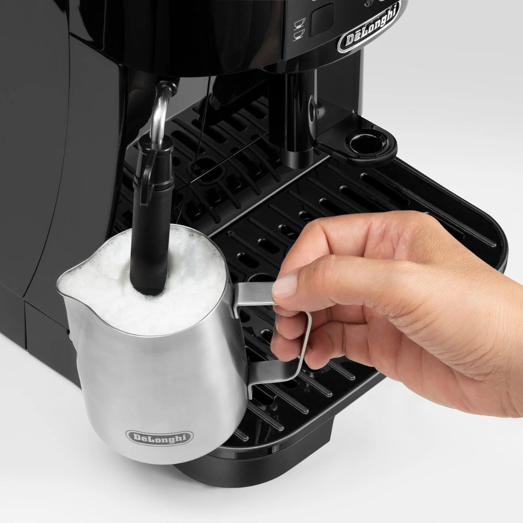 ماكينة صنع الإسبريسو Delonghi Rivelia EXAM440.35.B باللون الأسود